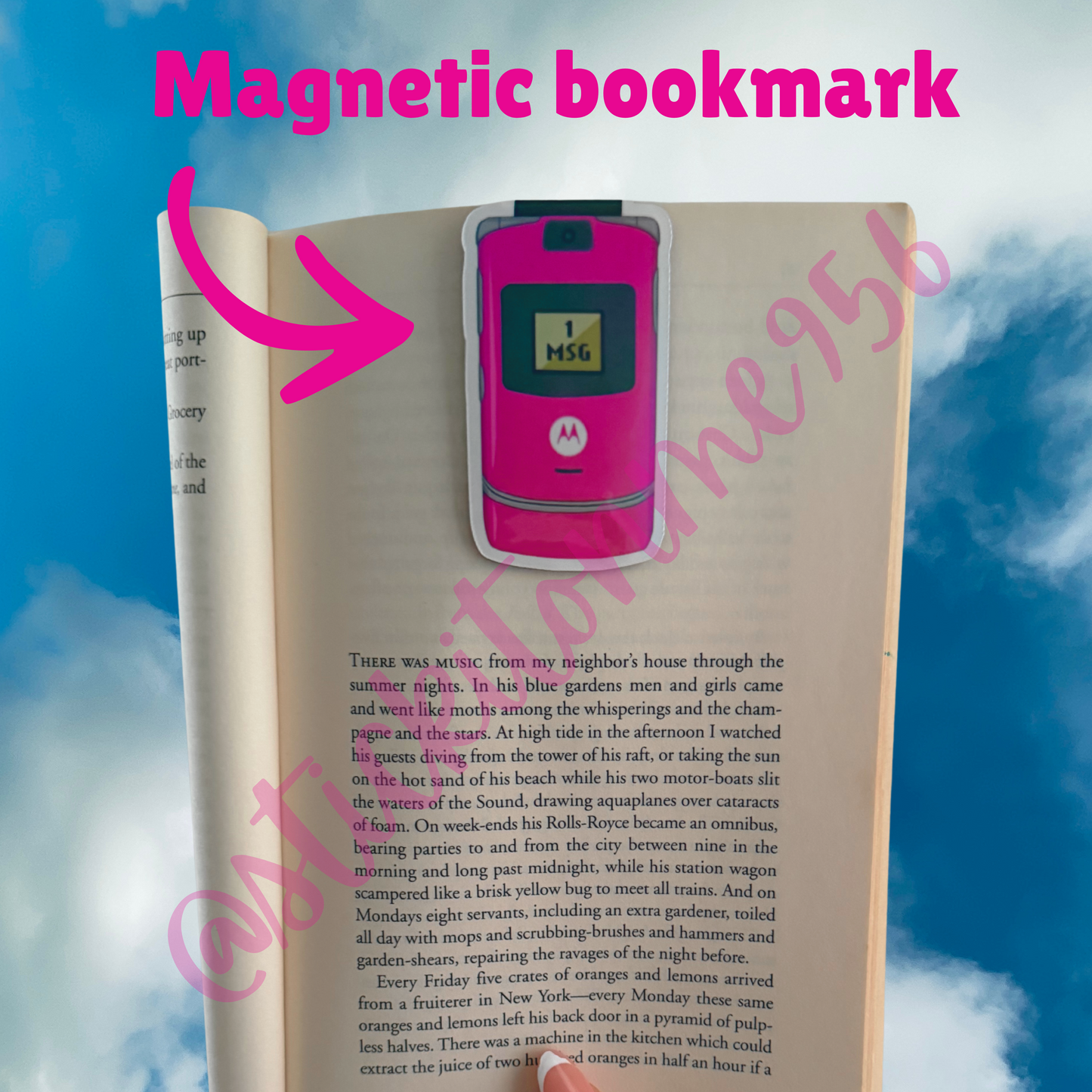 2000s vintage pink flip phone magnetic bookmark